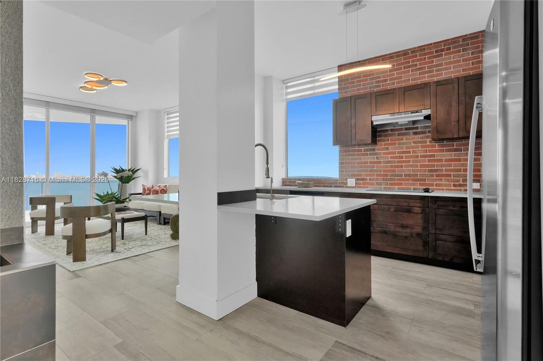 Vendido Recientemente: $845,000 (2 camas, 2 baños, 1400 Pies cuadrados)