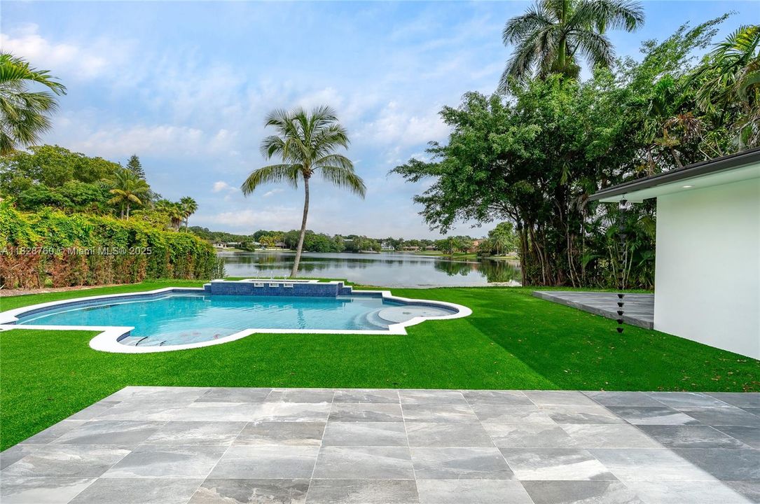 For Sale: $2,289,000 (4 beds, 4 baths, 3796 Square Feet)