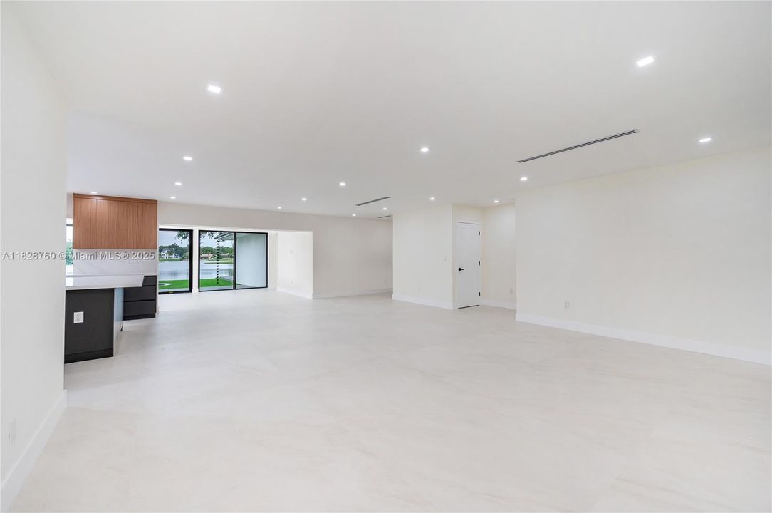 For Sale: $2,289,000 (4 beds, 4 baths, 3796 Square Feet)