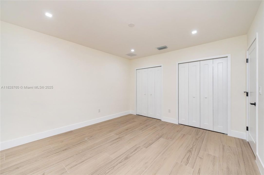 For Sale: $2,289,000 (4 beds, 4 baths, 3796 Square Feet)