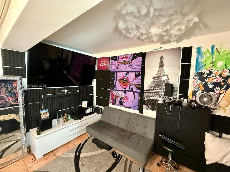 Vendido Recientemente: $200,000 (1 camas, 1 baños, 500 Pies cuadrados)