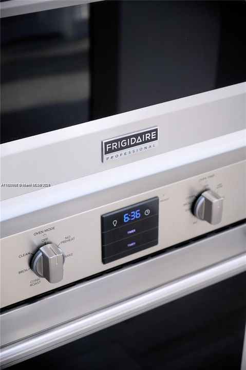 На продажу: $1,225,000 (3 спален, 3 ванн, 1571 Квадратных фут)