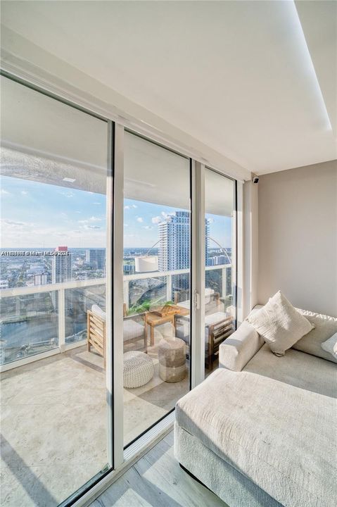 На продажу: $1,225,000 (3 спален, 3 ванн, 1571 Квадратных фут)