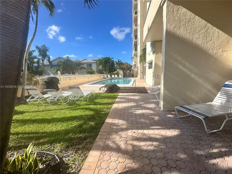 For Sale: $170,000 (1 beds, 1 baths, 690 Square Feet)