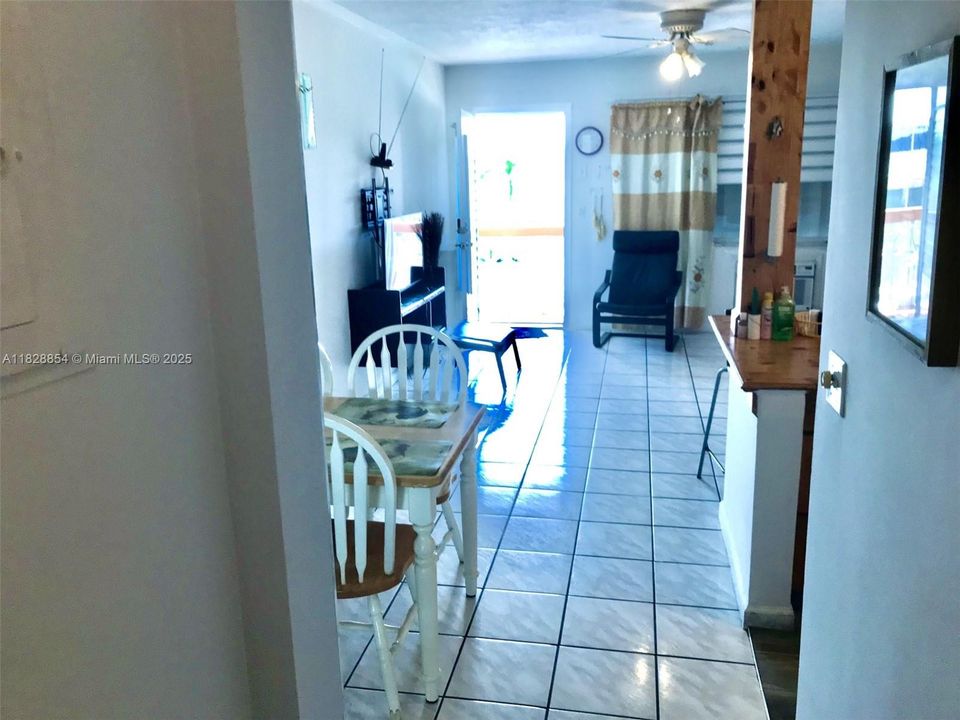 待售: $113,000 (1 贝兹, 1 浴室, 625 平方英尺)