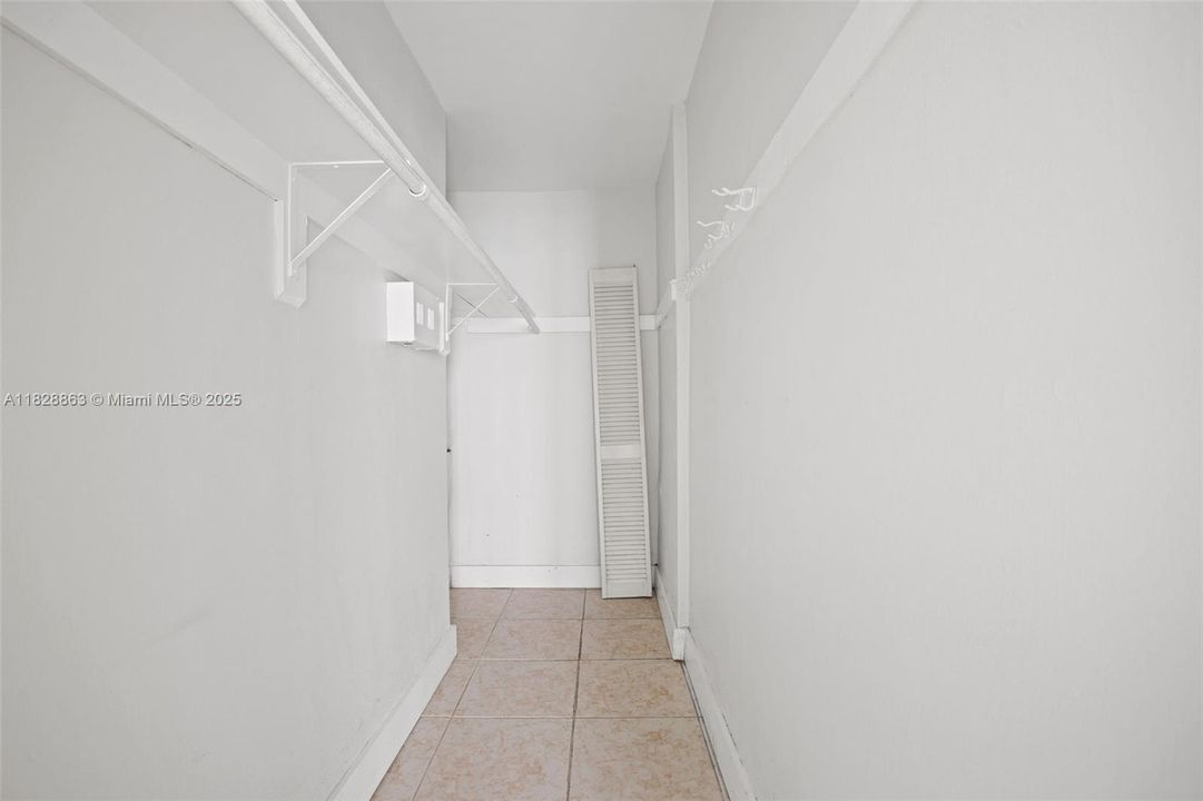 最近售出: $112,967 (1 贝兹, 1 浴室, 732 平方英尺)