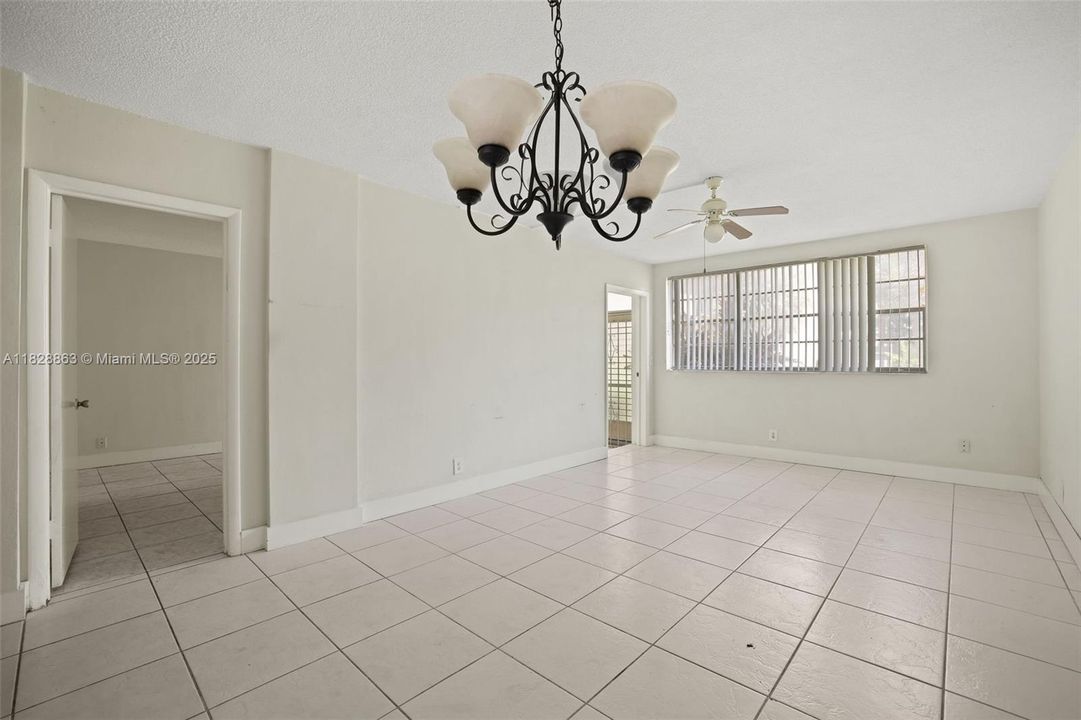 最近售出: $112,967 (1 贝兹, 1 浴室, 732 平方英尺)