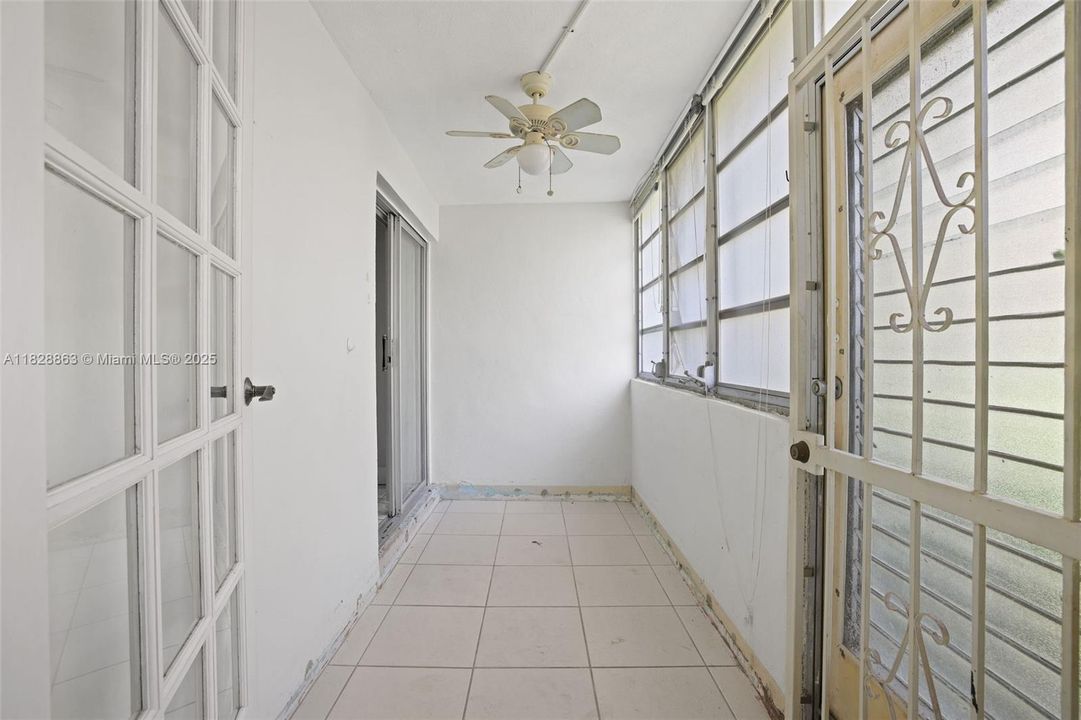 最近售出: $112,967 (1 贝兹, 1 浴室, 732 平方英尺)