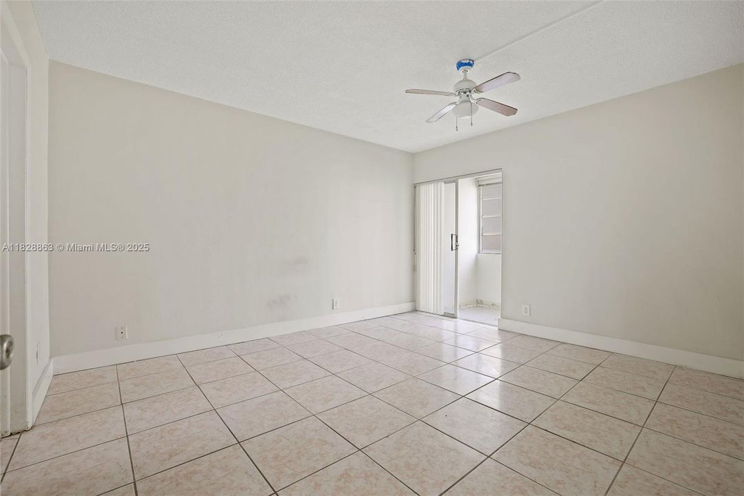 最近售出: $112,967 (1 贝兹, 1 浴室, 732 平方英尺)