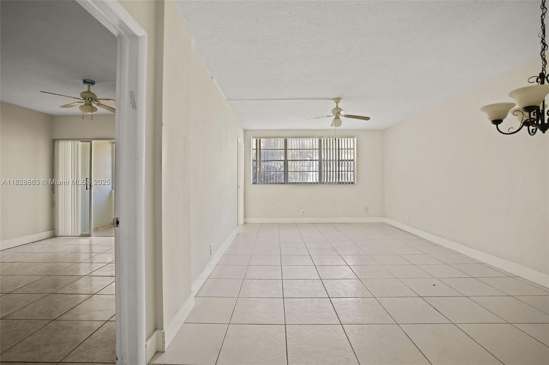 最近售出: $112,967 (1 贝兹, 1 浴室, 732 平方英尺)