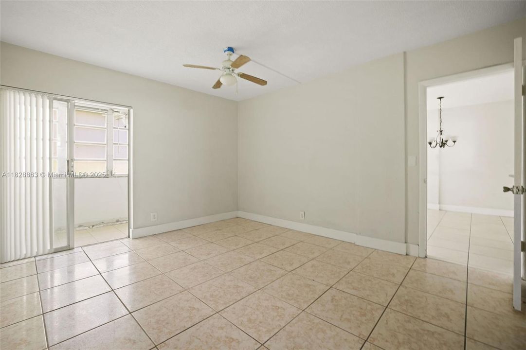 最近售出: $112,967 (1 贝兹, 1 浴室, 732 平方英尺)