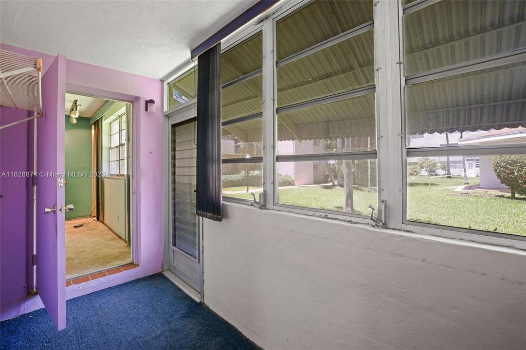 Recently Sold: $112,967 (1 beds, 1 baths, 732 Square Feet)