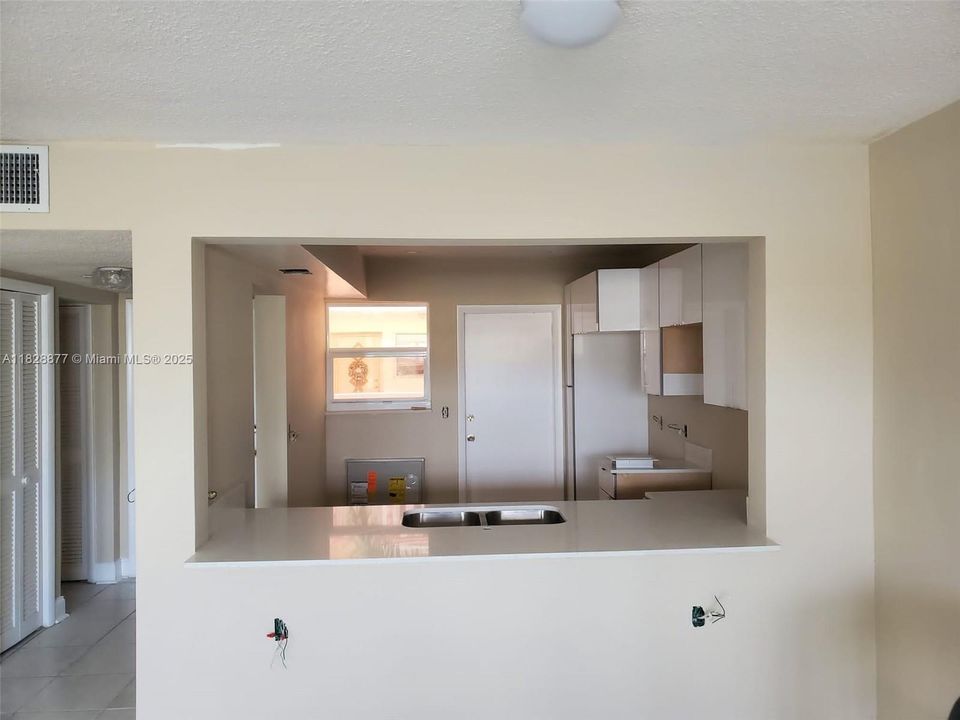 На продажу: $169,900 (1 спален, 1 ванн, 770 Квадратных фут)