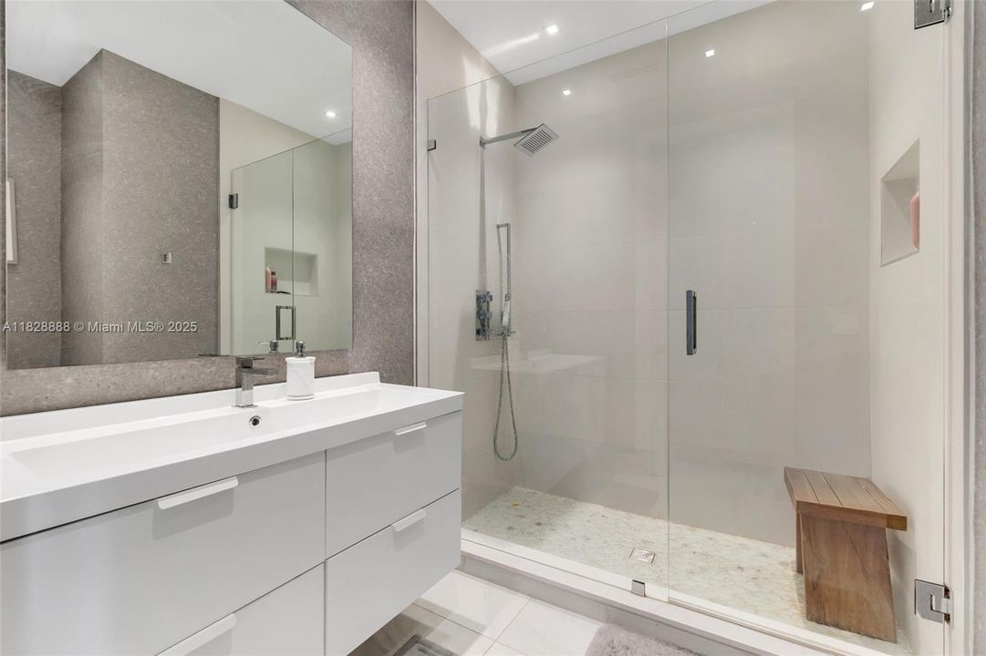 En Venta: $6,495,000 (6 camas, 7 baños, 8088 Pies cuadrados)