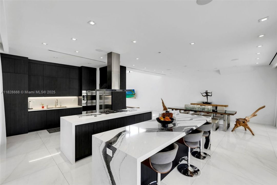 En Venta: $6,495,000 (6 camas, 7 baños, 8088 Pies cuadrados)