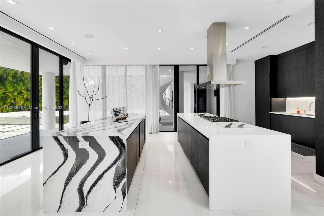 En Venta: $6,495,000 (6 camas, 7 baños, 8088 Pies cuadrados)