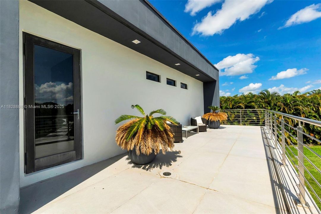 En Venta: $6,495,000 (6 camas, 7 baños, 8088 Pies cuadrados)
