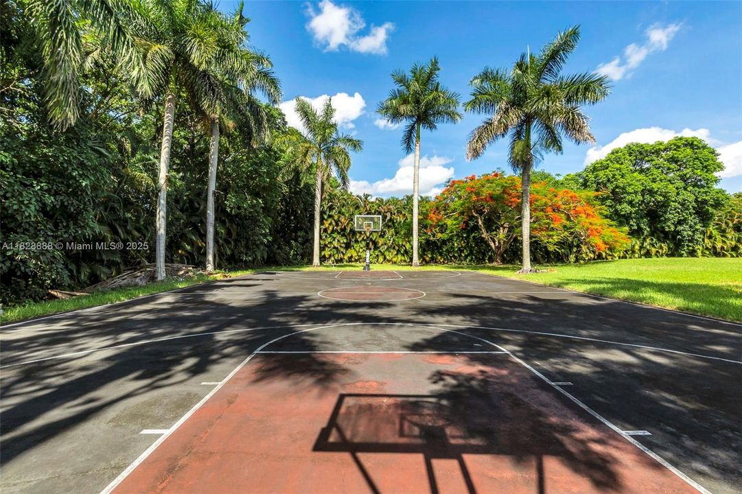 En Venta: $6,495,000 (6 camas, 7 baños, 8088 Pies cuadrados)