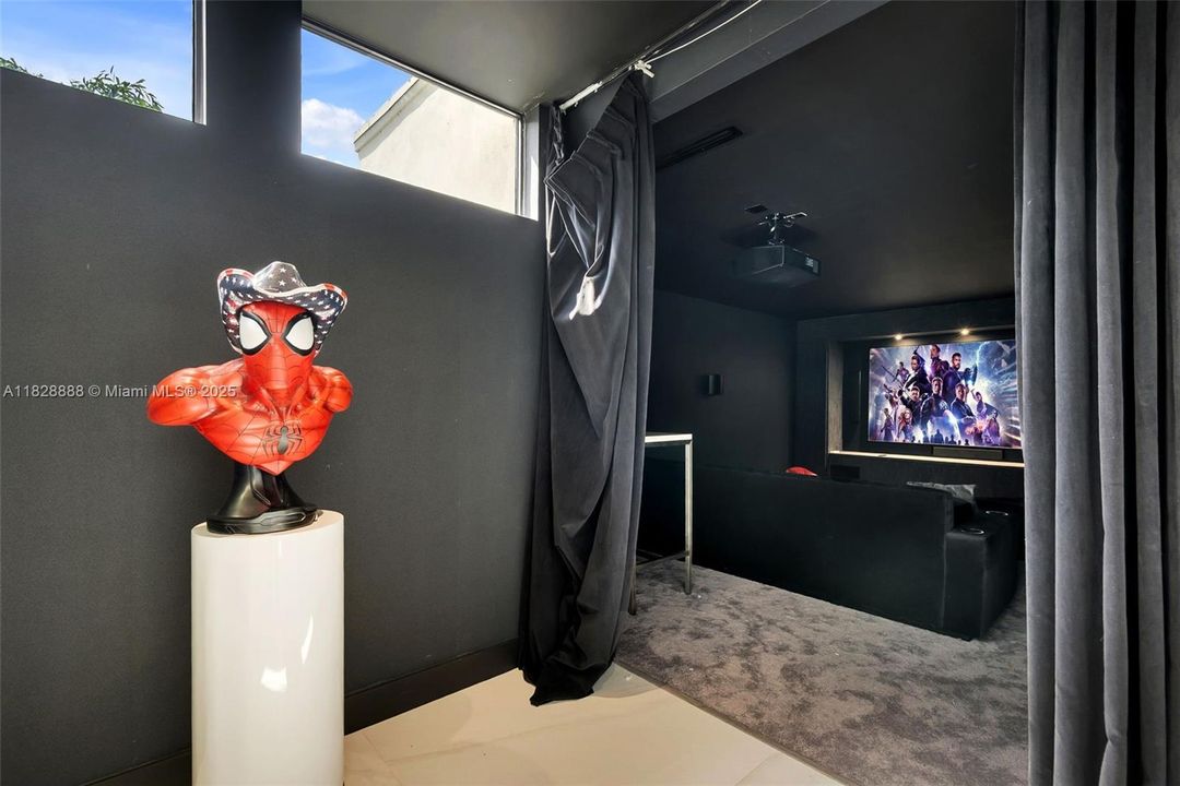 En Venta: $6,495,000 (6 camas, 7 baños, 8088 Pies cuadrados)