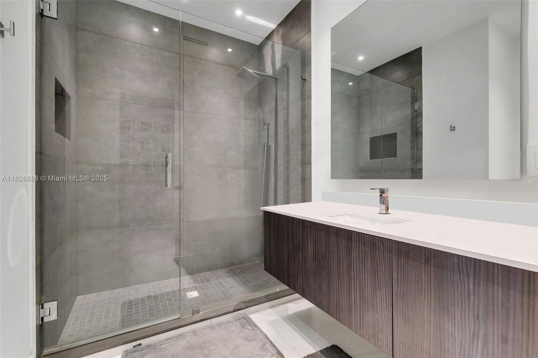 En Venta: $6,495,000 (6 camas, 7 baños, 8088 Pies cuadrados)