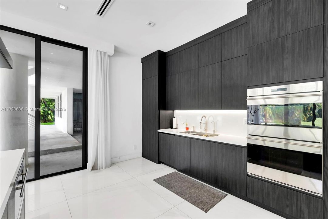 En Venta: $6,495,000 (6 camas, 7 baños, 8088 Pies cuadrados)