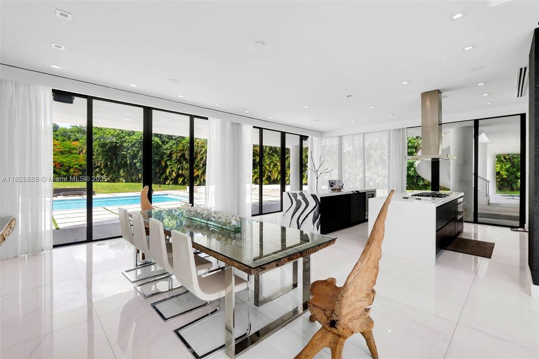 En Venta: $6,495,000 (6 camas, 7 baños, 8088 Pies cuadrados)