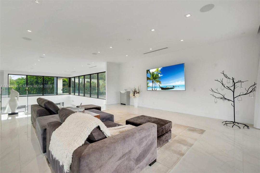 En Venta: $6,495,000 (6 camas, 7 baños, 8088 Pies cuadrados)