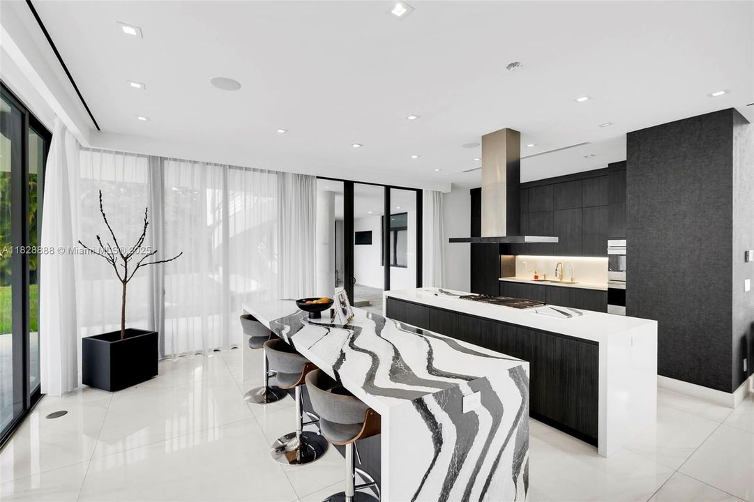 En Venta: $6,495,000 (6 camas, 7 baños, 8088 Pies cuadrados)