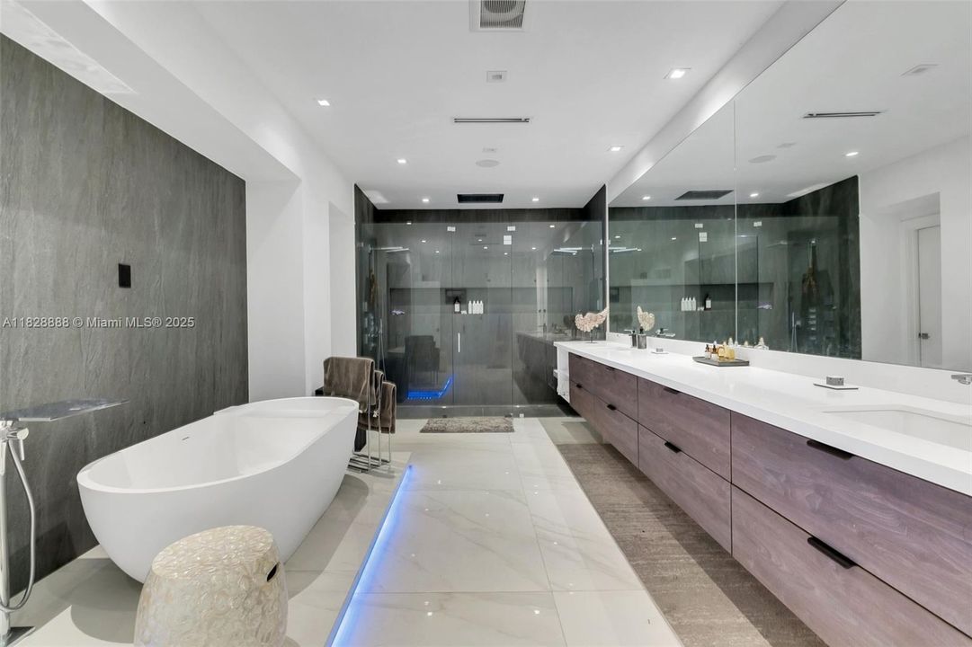 En Venta: $6,495,000 (6 camas, 7 baños, 8088 Pies cuadrados)