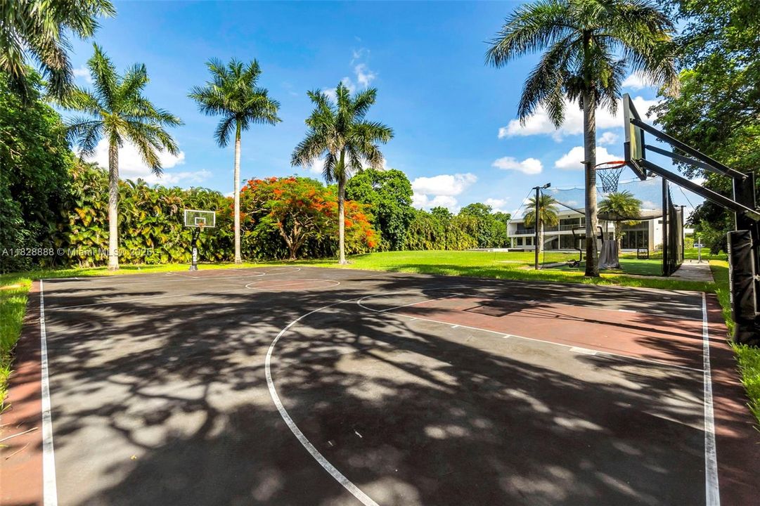 En Venta: $6,495,000 (6 camas, 7 baños, 8088 Pies cuadrados)