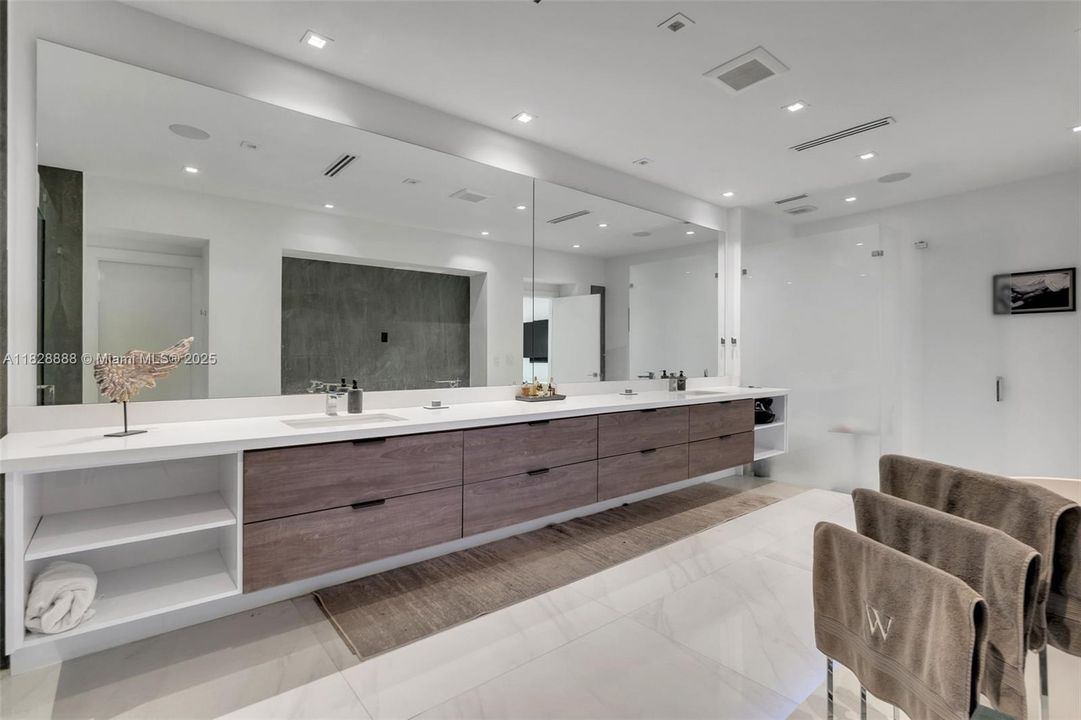 En Venta: $6,495,000 (6 camas, 7 baños, 8088 Pies cuadrados)