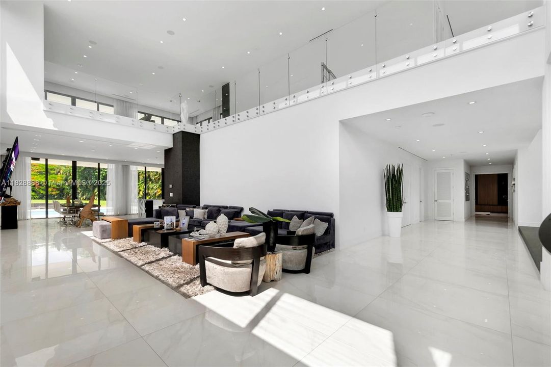 En Venta: $6,495,000 (6 camas, 7 baños, 8088 Pies cuadrados)