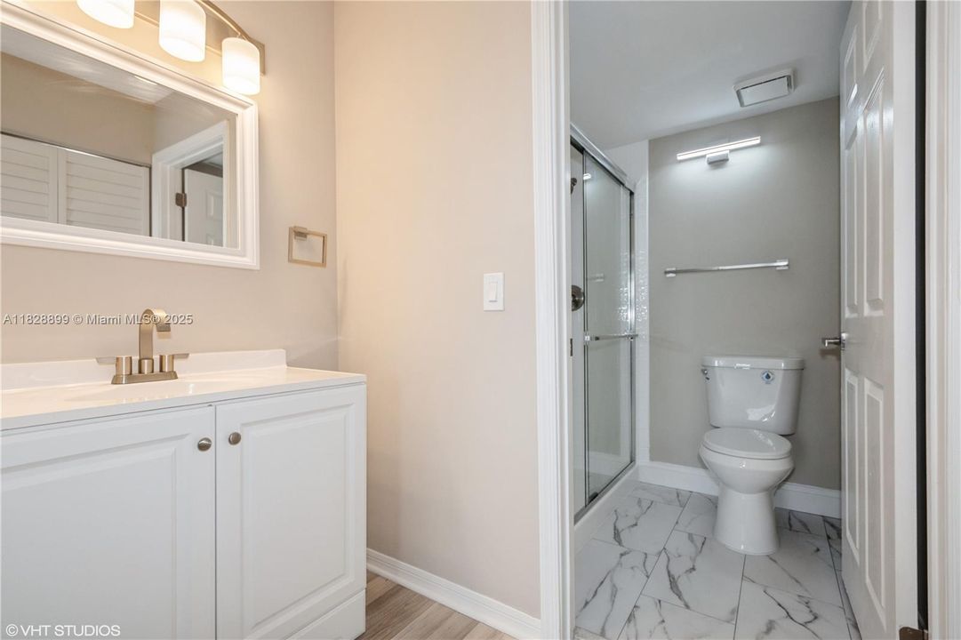 Active With Contract: $169,950 (2 beds, 2 baths, 950 Square Feet)