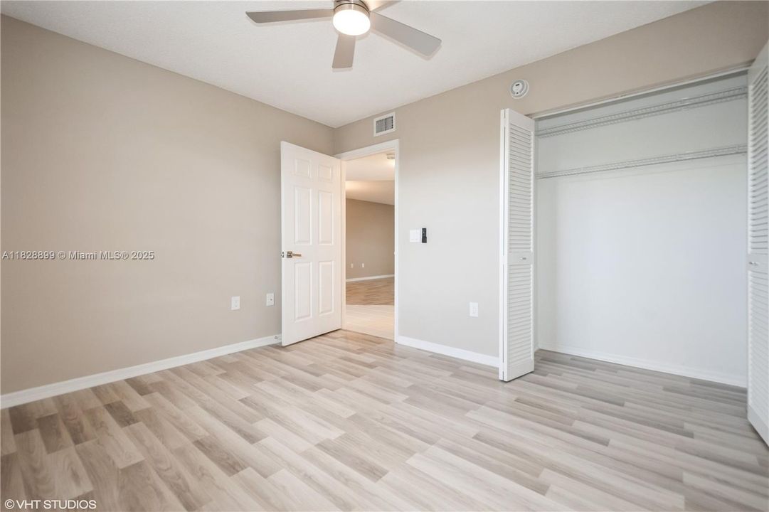 Active With Contract: $169,950 (2 beds, 2 baths, 950 Square Feet)