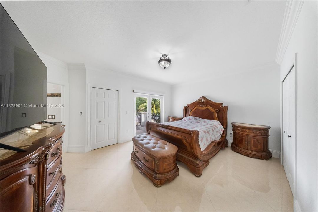 Недавно продано: $980,000 (4 спален, 3 ванн, 2351 Квадратных фут)