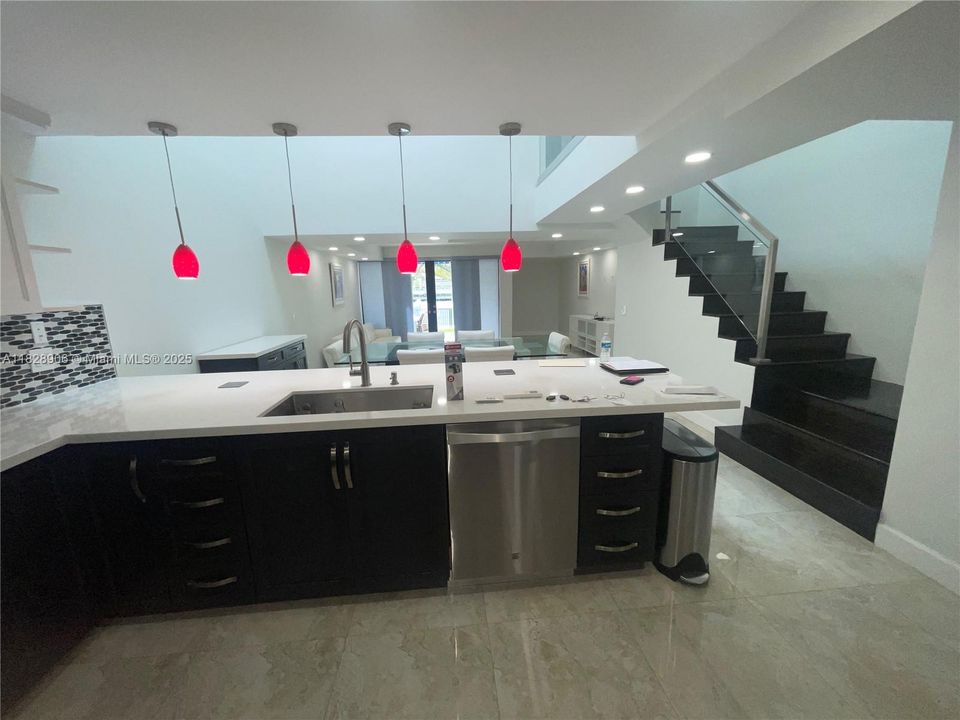 For Sale: $1,500,000 (4 beds, 3 baths, 2425 Square Feet)