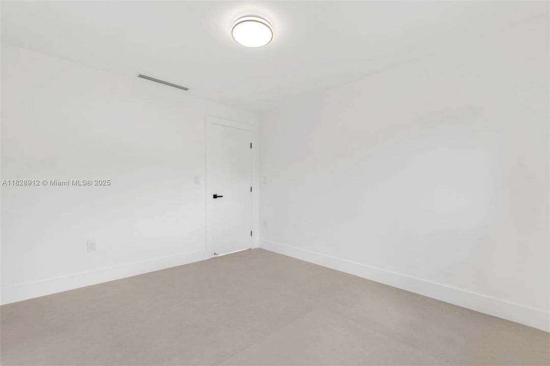 Vendido Recientemente: $779,999 (3 camas, 2 baños, 1886 Pies cuadrados)