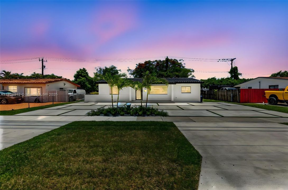 Vendido Recientemente: $779,999 (3 camas, 2 baños, 1886 Pies cuadrados)