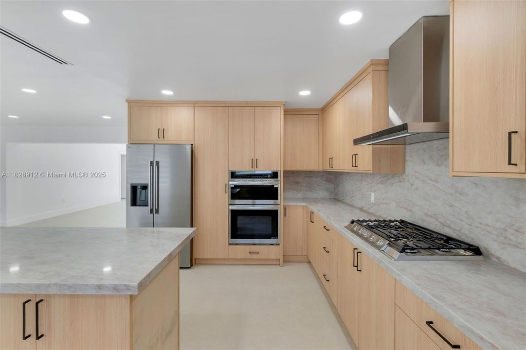 Vendido Recientemente: $779,999 (3 camas, 2 baños, 1886 Pies cuadrados)