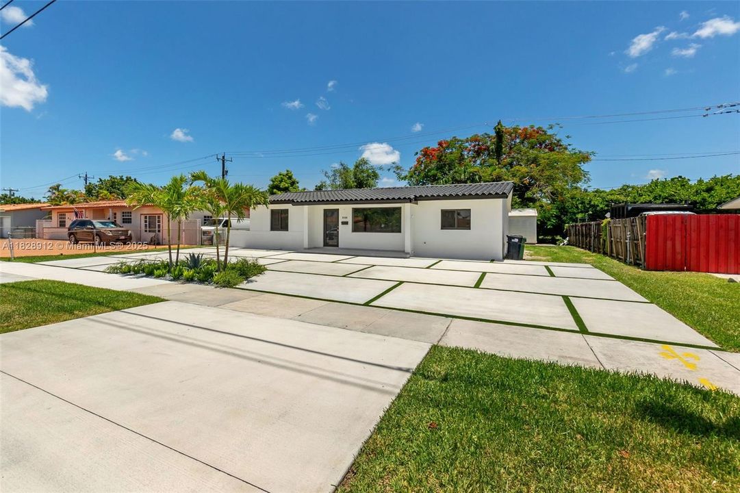 Vendido Recientemente: $779,999 (3 camas, 2 baños, 1886 Pies cuadrados)