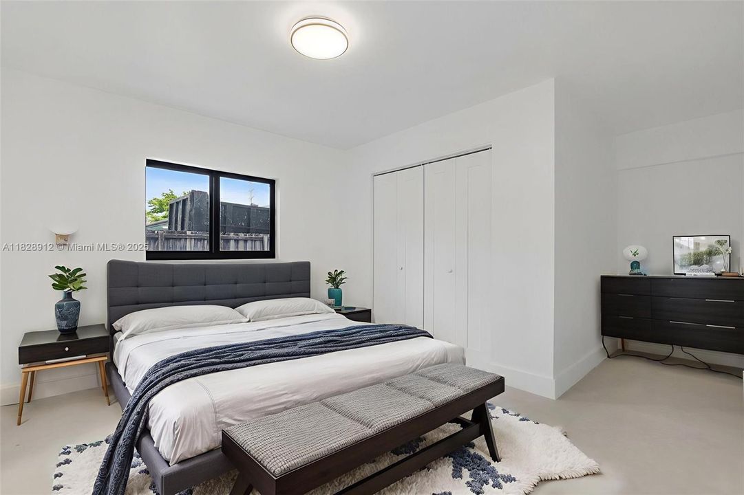 Vendido Recientemente: $779,999 (3 camas, 2 baños, 1886 Pies cuadrados)