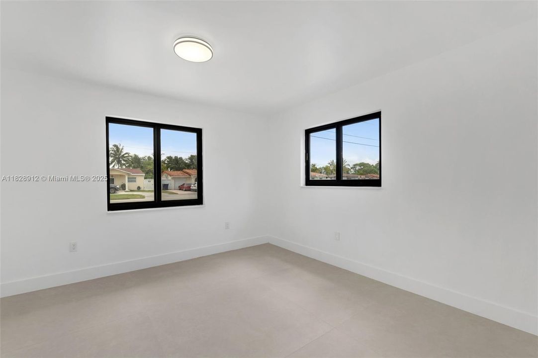 Vendido Recientemente: $779,999 (3 camas, 2 baños, 1886 Pies cuadrados)