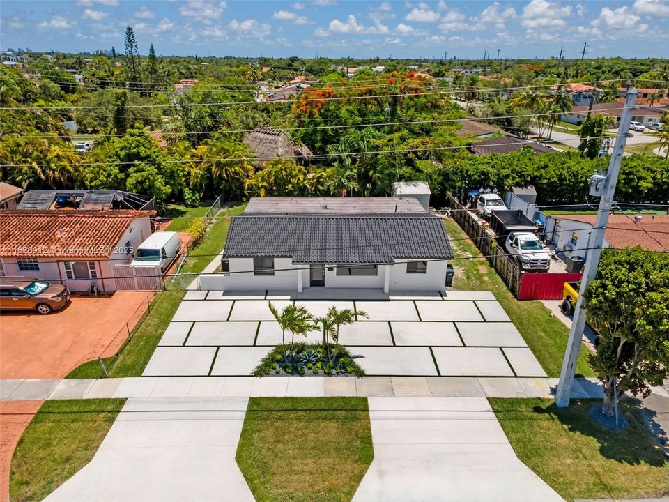 Vendido Recientemente: $779,999 (3 camas, 2 baños, 1886 Pies cuadrados)