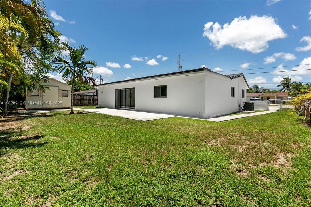 Vendido Recientemente: $779,999 (3 camas, 2 baños, 1886 Pies cuadrados)