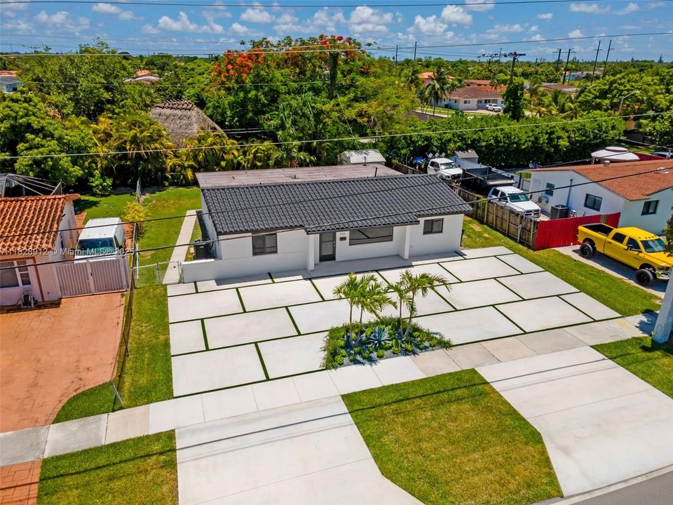 Vendido Recientemente: $779,999 (3 camas, 2 baños, 1886 Pies cuadrados)