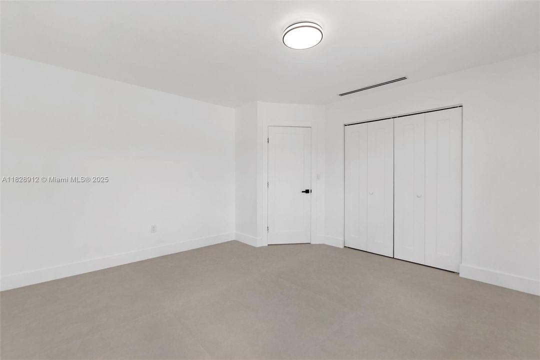 Vendido Recientemente: $779,999 (3 camas, 2 baños, 1886 Pies cuadrados)