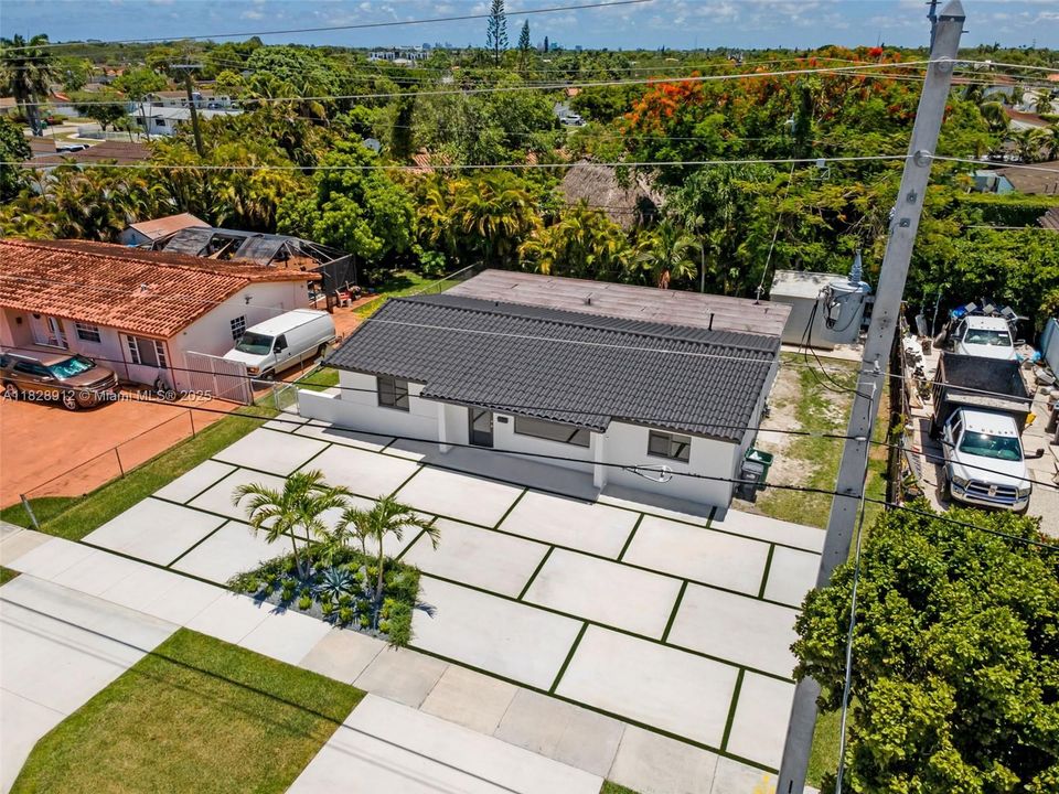 Vendido Recientemente: $779,999 (3 camas, 2 baños, 1886 Pies cuadrados)