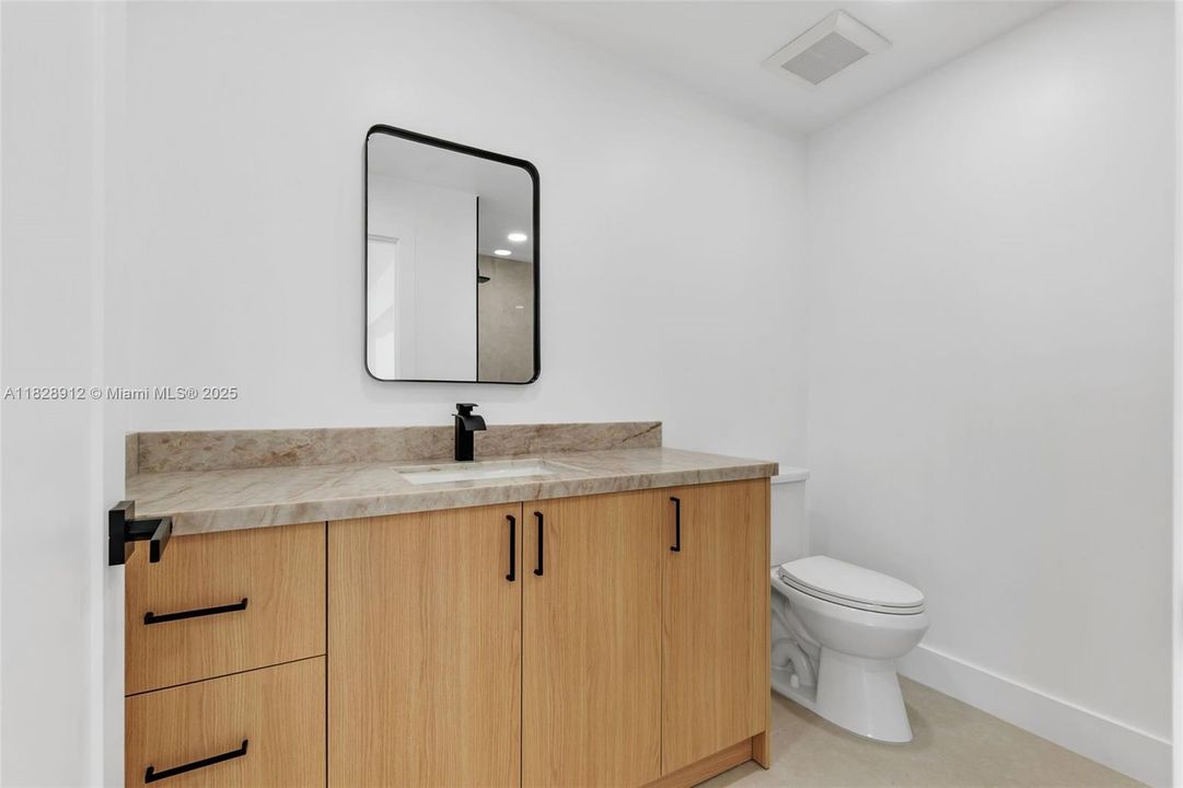 Vendido Recientemente: $779,999 (3 camas, 2 baños, 1886 Pies cuadrados)