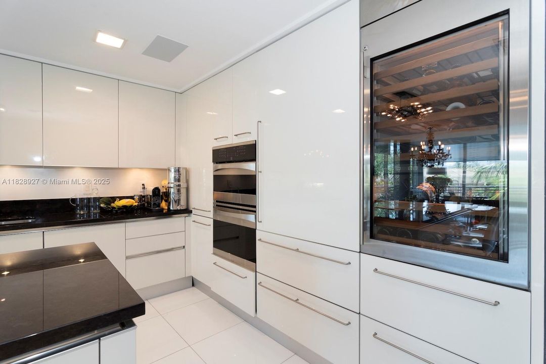 最近售出: $1,170,000 (3 贝兹, 3 浴室, 1809 平方英尺)