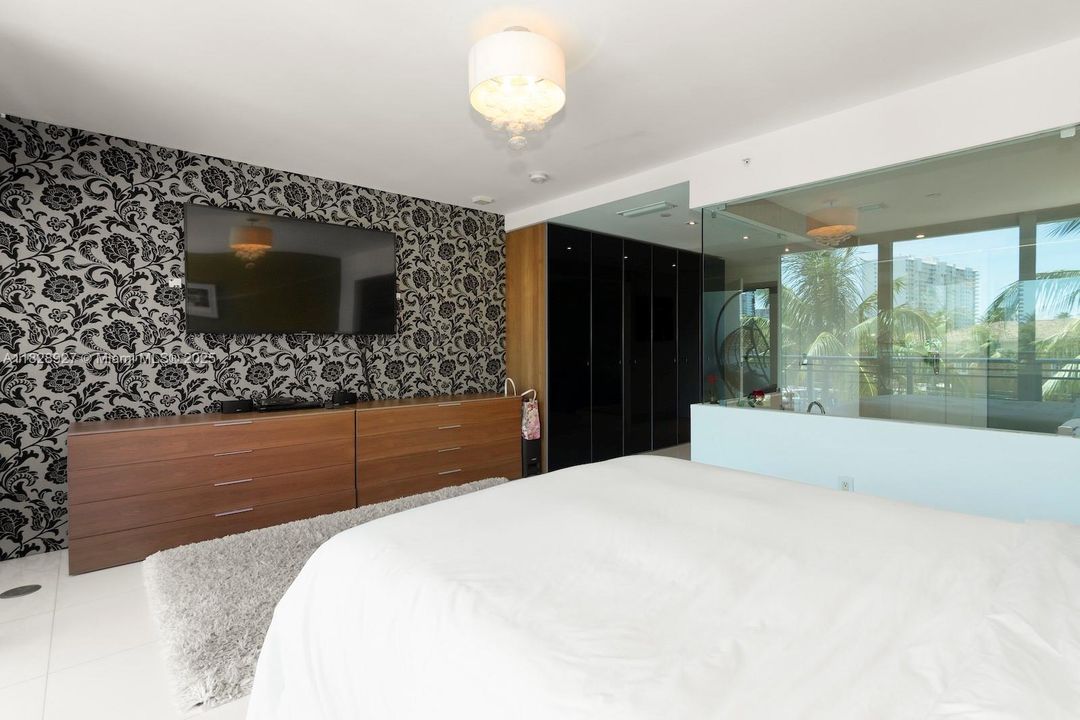 最近售出: $1,170,000 (3 贝兹, 3 浴室, 1809 平方英尺)